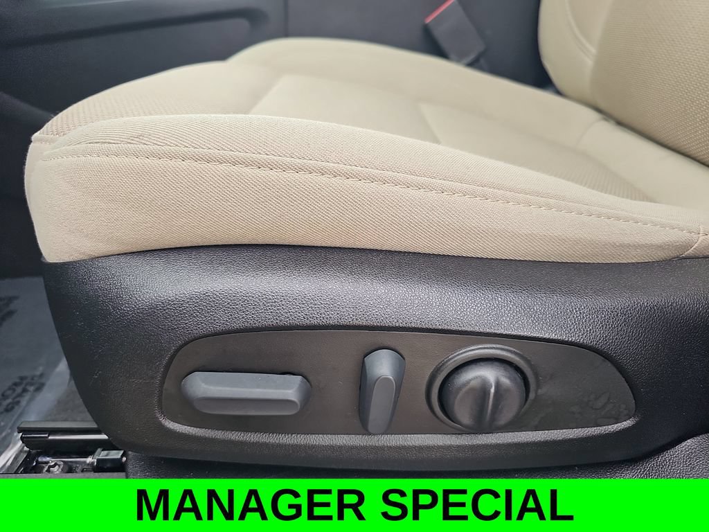Used 2023 Chevrolet Traverse LT w/ LPO, Cargo Package AWD/4WD image 30