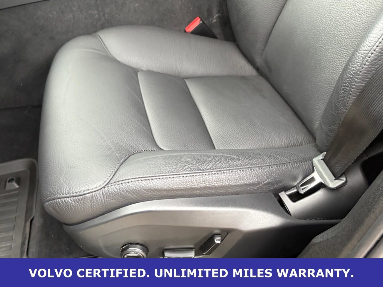 Certified 2024 Volvo XC60 B5 Plus w/ Protection Package Premier AWD/4WD image 30