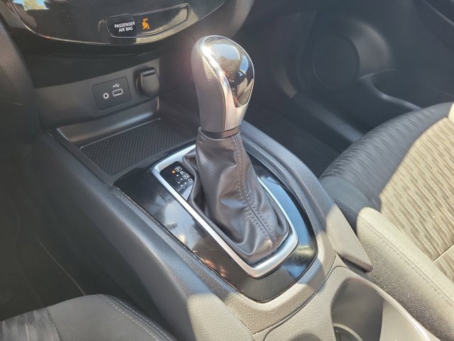 Used 2020 Nissan Rogue S image 31