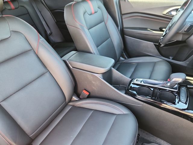 Used 2025 Chevrolet Trax RS w/ Driver Confidence Package FWD image 19