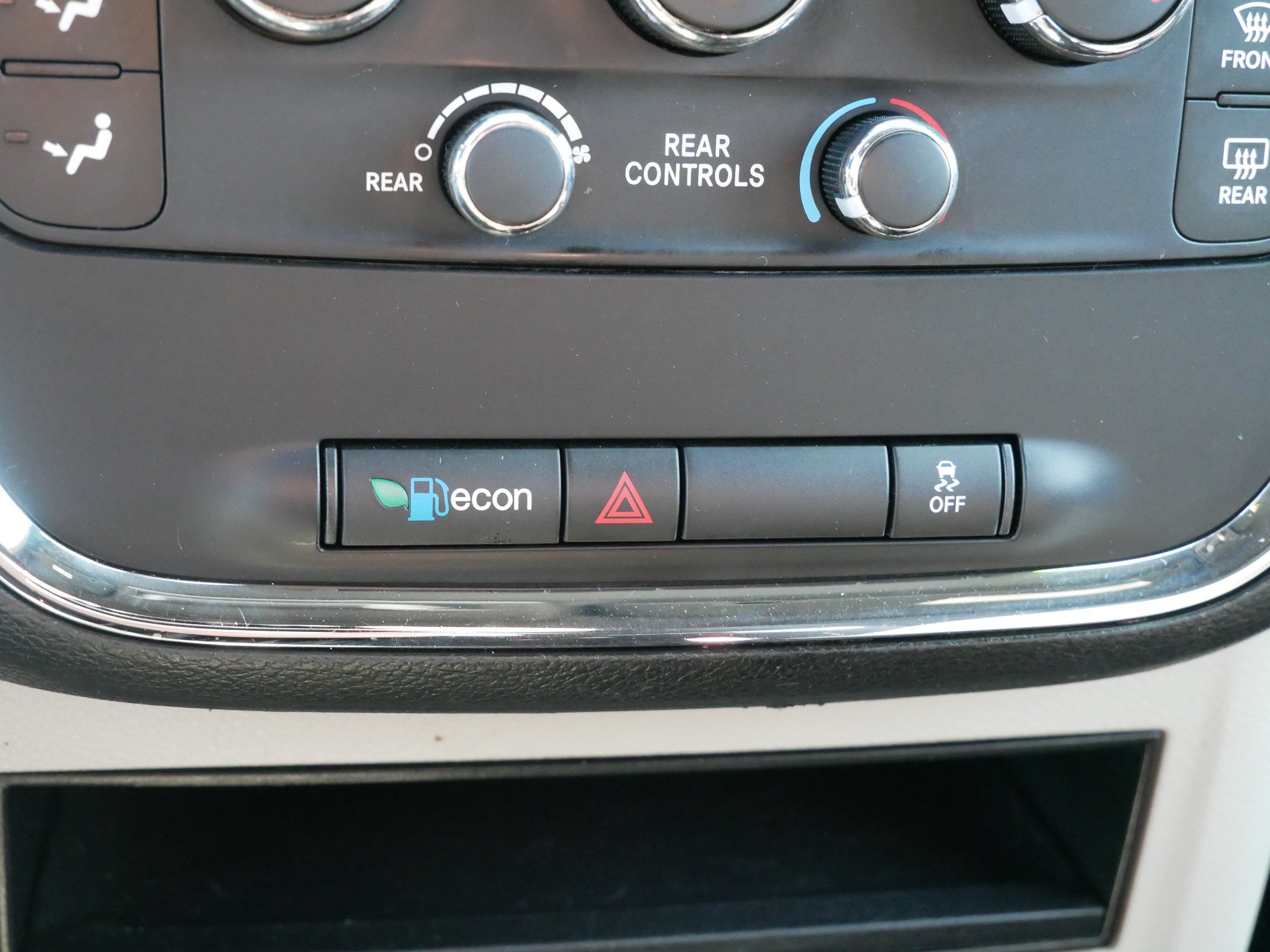 Used 2014 Dodge Grand Caravan SE FWD image 27