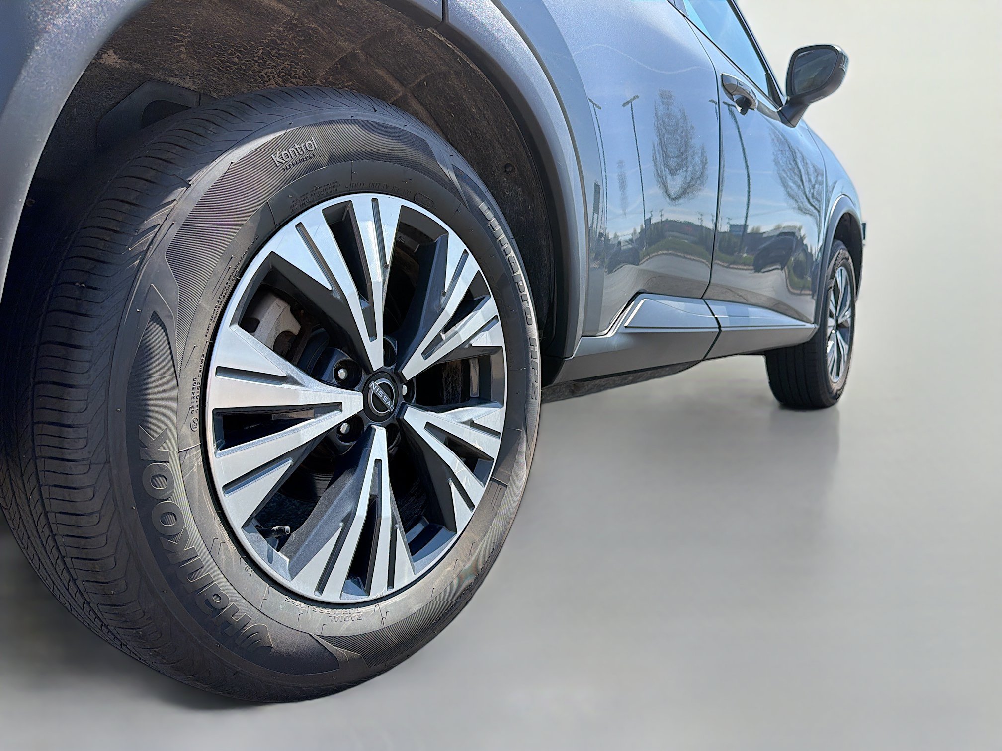 Used 2022 Nissan Rogue SV FWD image 15