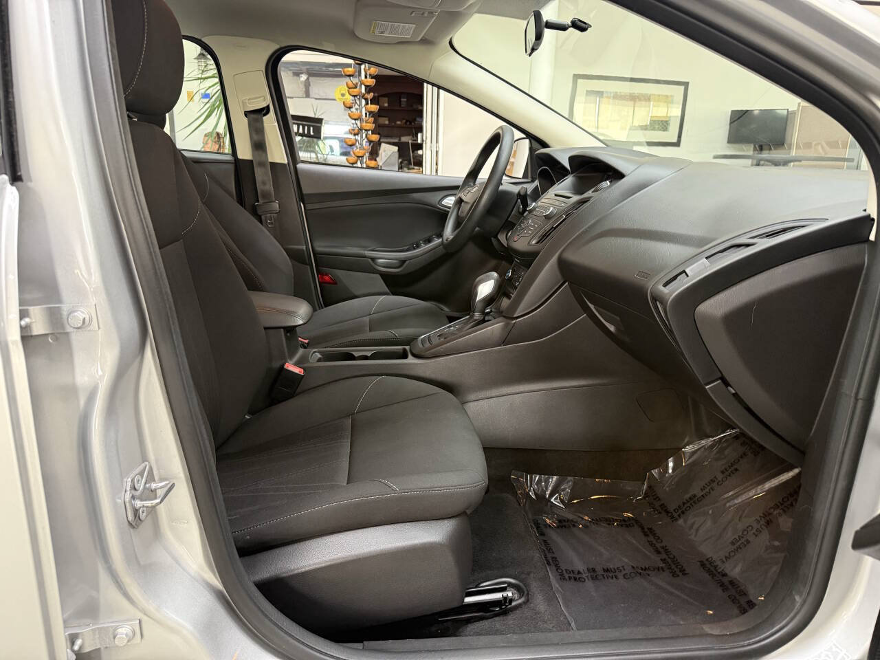 Used 2017 Ford Focus SE FWD image 17