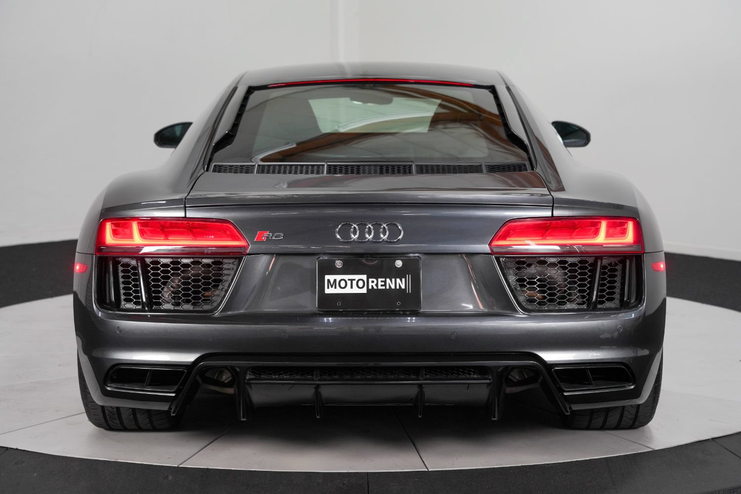 Used 2018 Audi R8 V10 w/ Premium Package RWD image 8