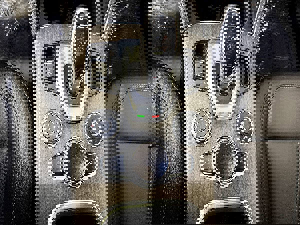 Used 2021 Alfa Romeo Stelvio Ti w/ Premium Package image 35