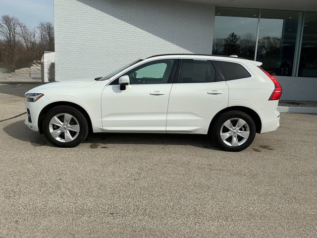Used 2022 Volvo XC60 B5 Momentum AWD/4WD image 2