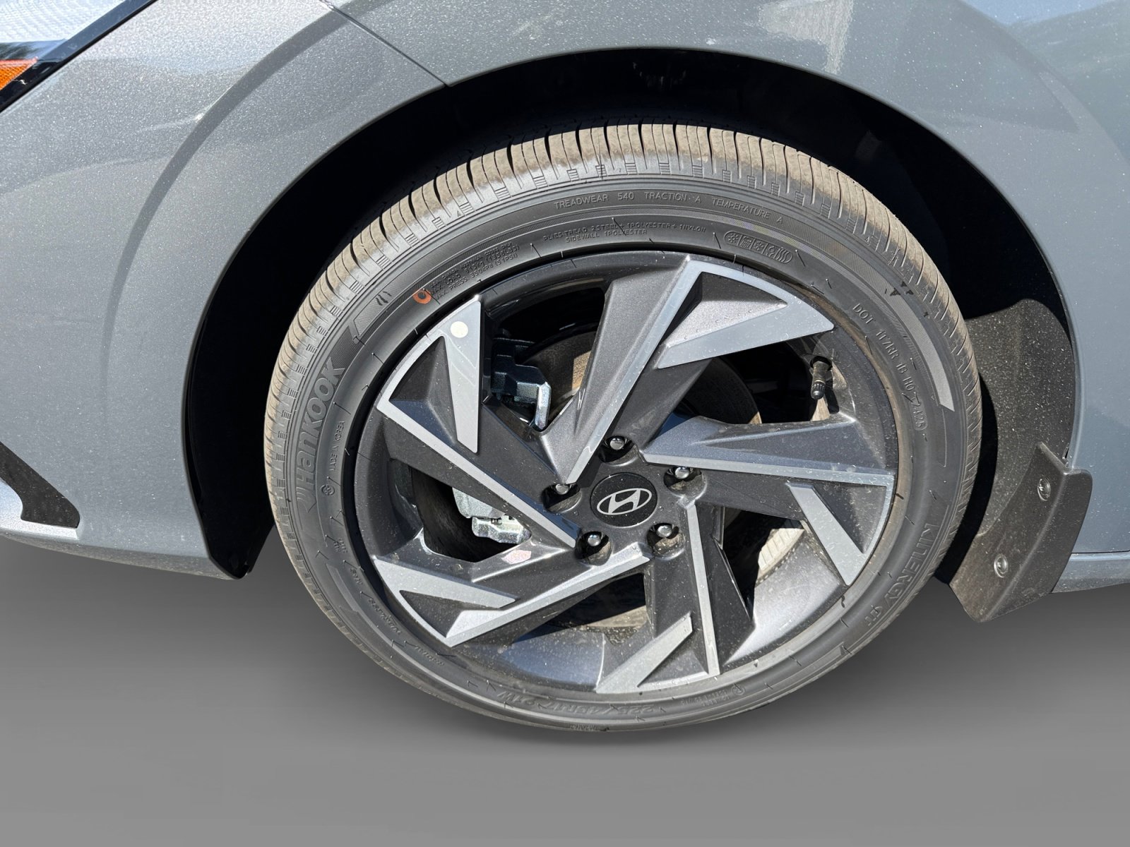 New 2025 Hyundai Elantra Limited image 9