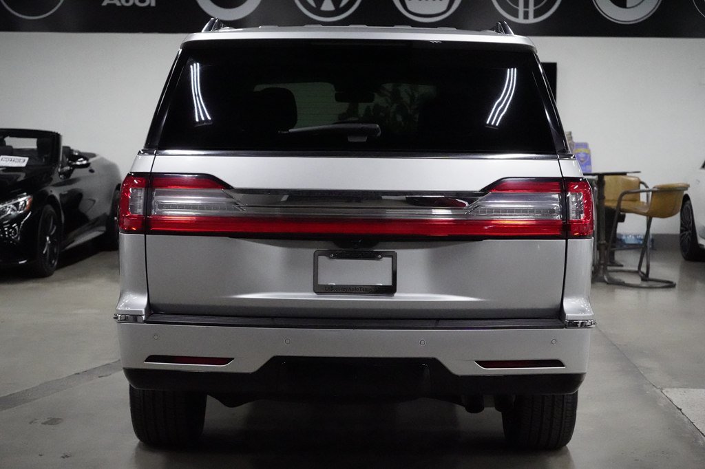 Used 2019 Lincoln Navigator L Select RWD image 4