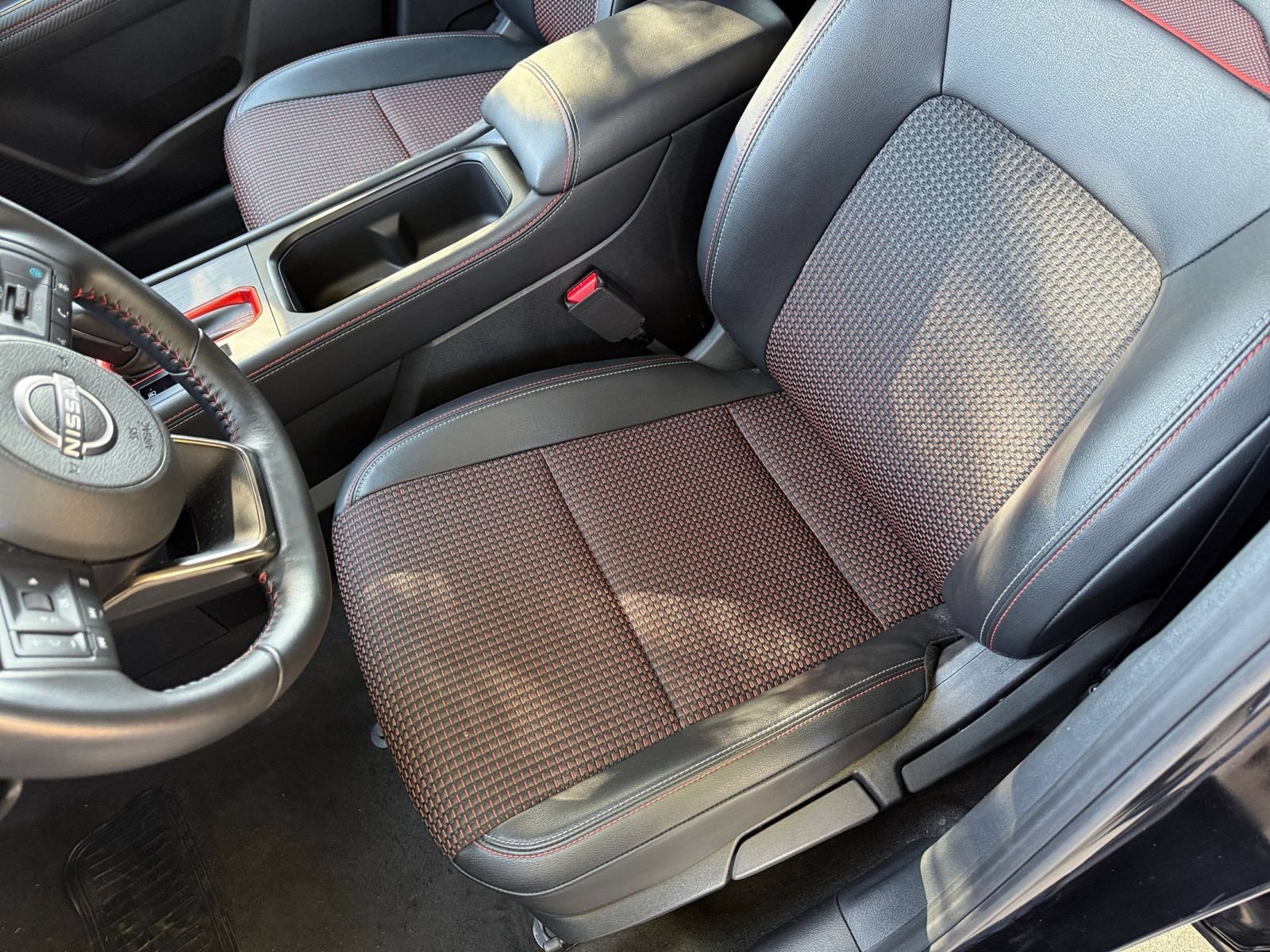 Used 2026 Nissan Kicks SR AWD/4WD image 35