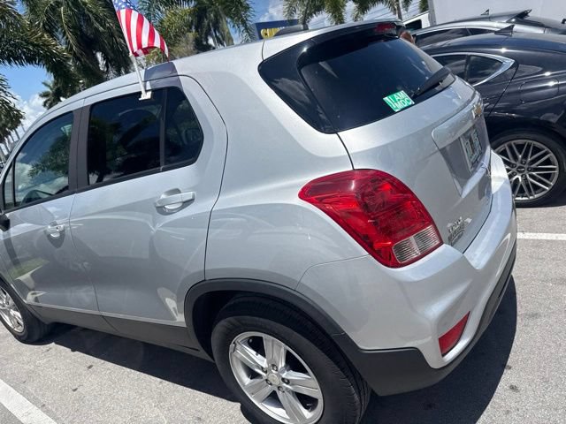 Used 2022 Chevrolet Trax LS w/ Tint and Cruise Package FWD image 8