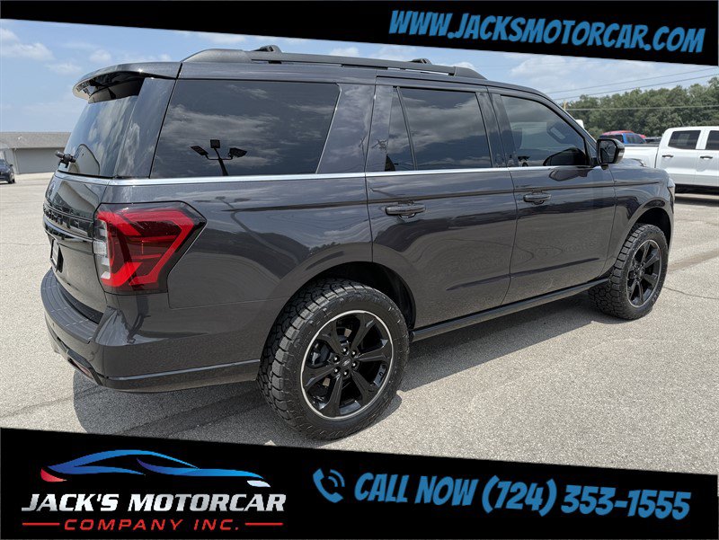 Used 2024 Ford Expedition Limited image 16