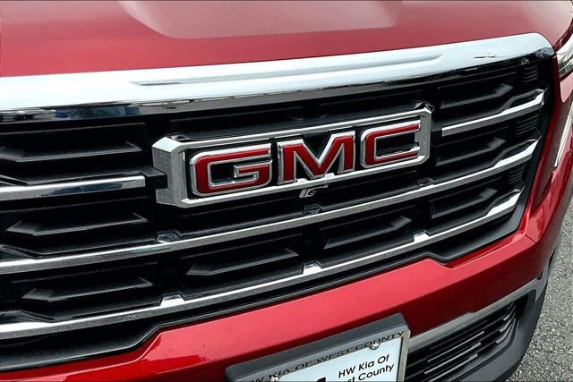 Used 2024 GMC Acadia Elevation image 28