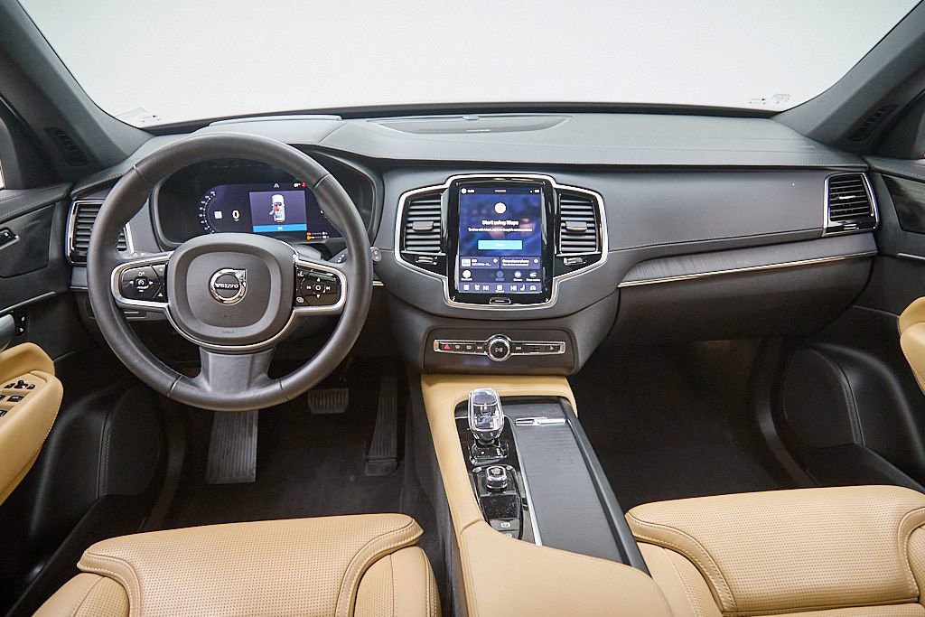 Certified 2023 Volvo XC90 T8 Ultimate w/ Protection Package Premier image 25