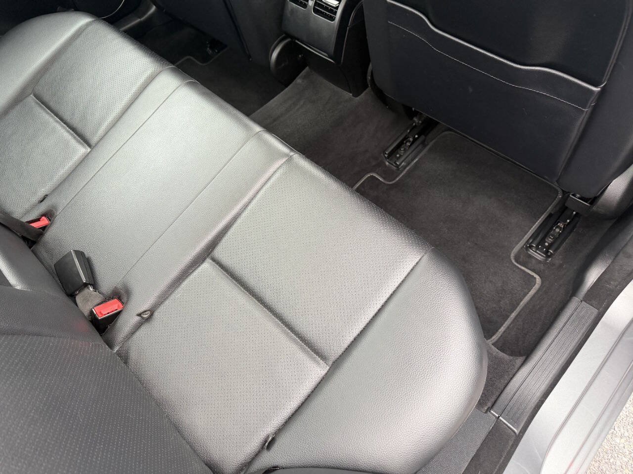 Used 2013 Mercedes-Benz C 300 4MATIC Sedan image 23