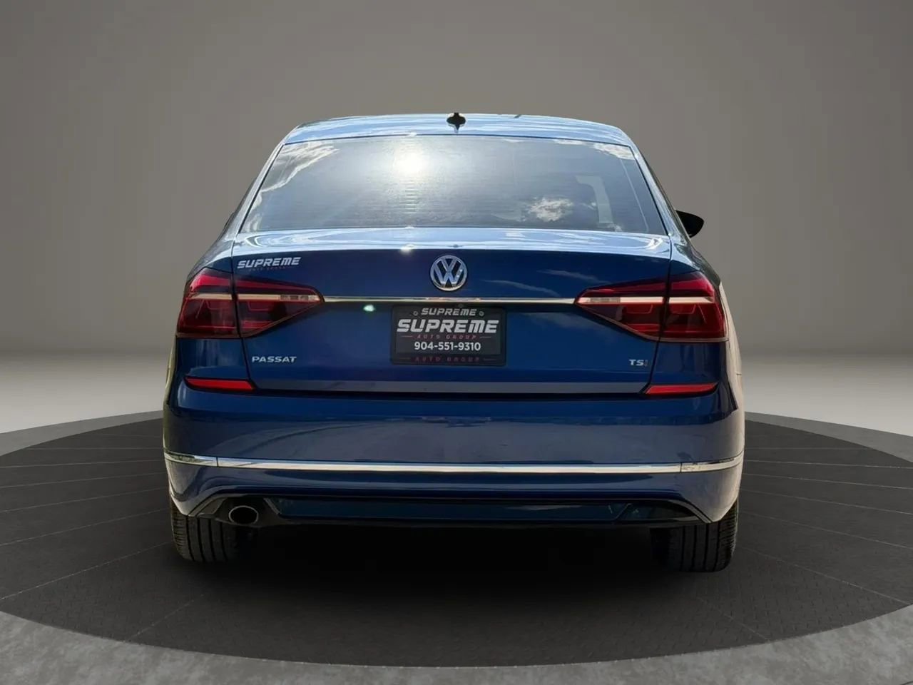 Used 2017 Volkswagen Passat 1.8T R-Line FWD image 4