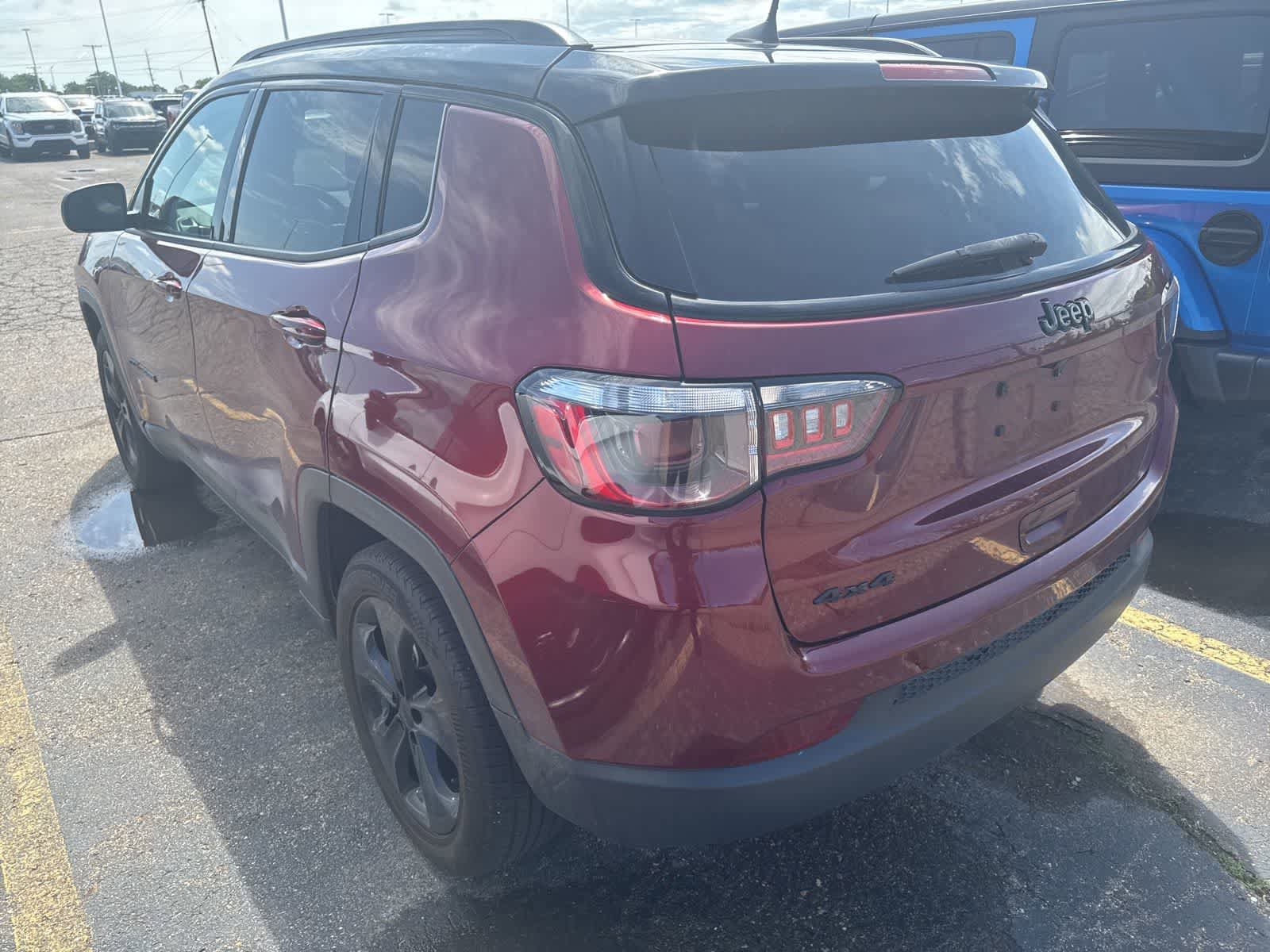Used 2021 Jeep Compass Latitude w/ Sun and Sound Group AWD/4WD image 27