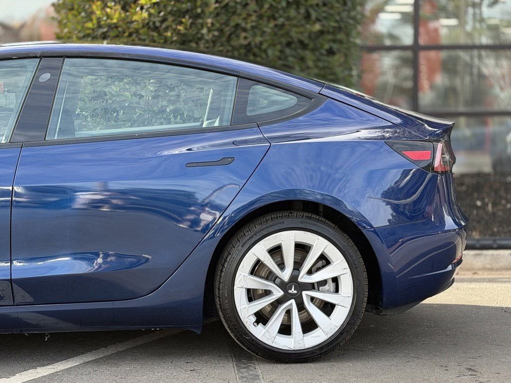 Used 2022 Tesla Model 3 Standard Range image 11