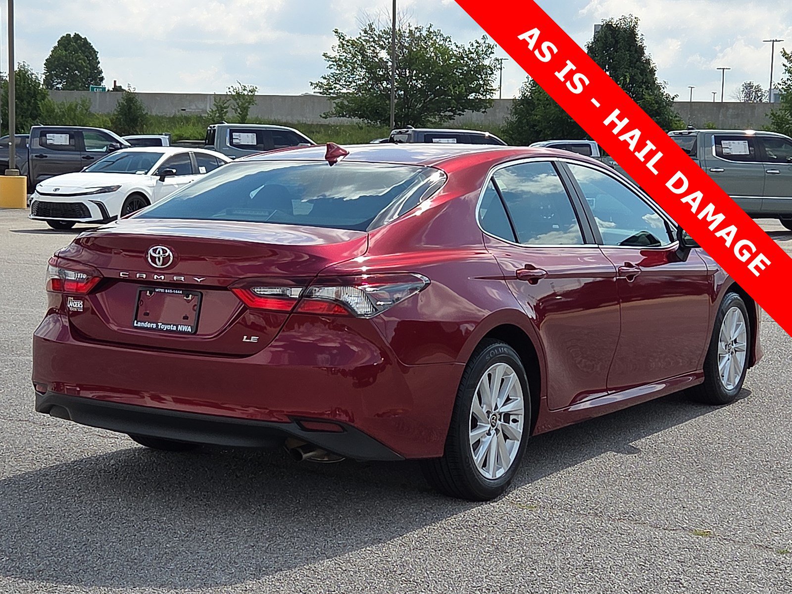 Used 2021 Toyota Camry LE FWD image 5