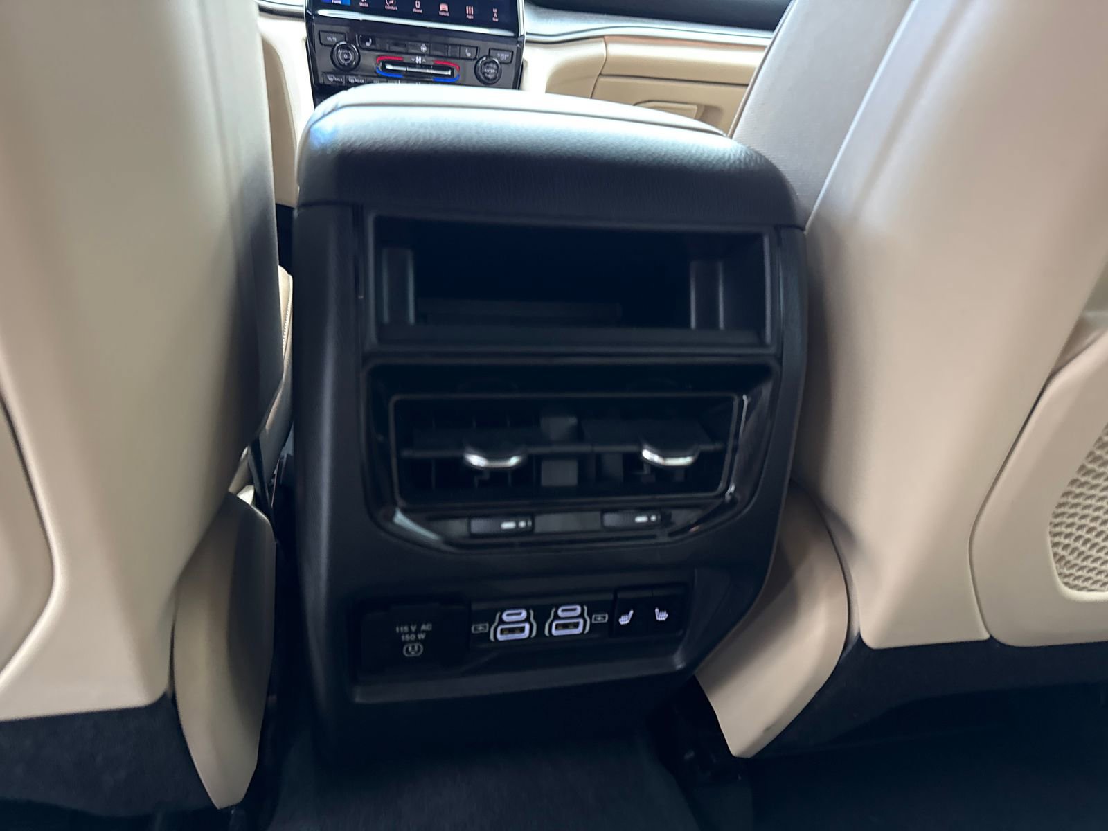 Used 2025 Jeep Grand Cherokee Limited w/ Black Appearance Package image 40