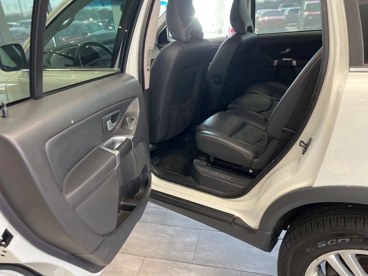 Used 2009 Volvo XC90 3.2 FWD image 29