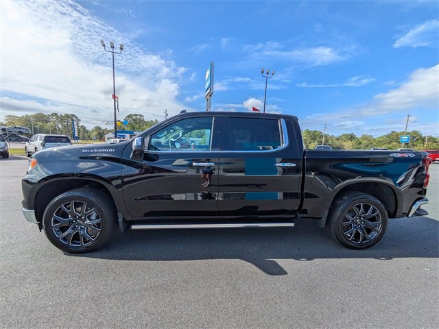 Used 2024 Chevrolet Silverado 1500 LTZ w/ LTZ Convenience Package II image 7