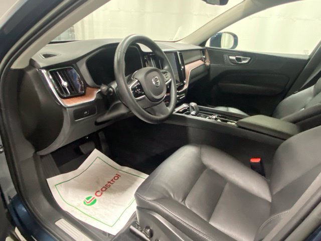Certified 2023 Volvo XC60 B5 Plus AWD/4WD image 11