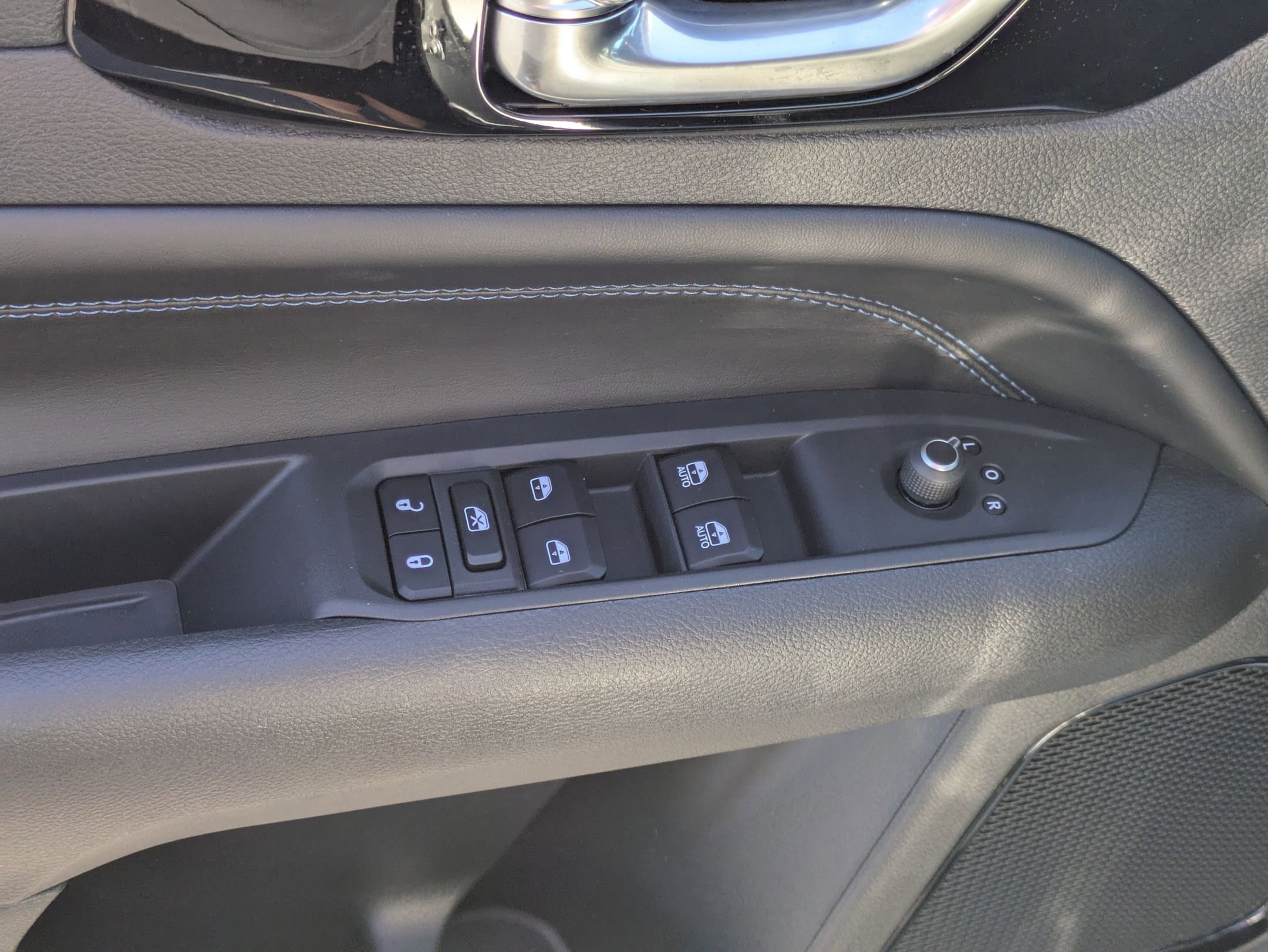 New 2026 Jeep Compass Latitude image 11