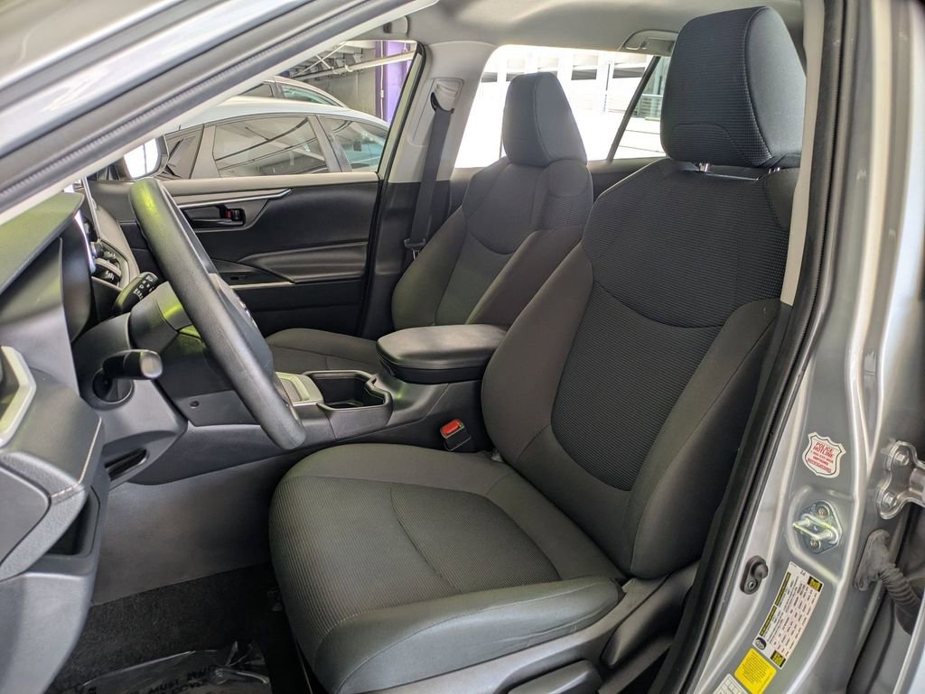 Used 2024 Toyota RAV4 LE FWD image 23