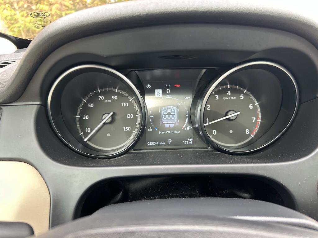 Used 2018 Land Rover Discovery Sport HSE image 30