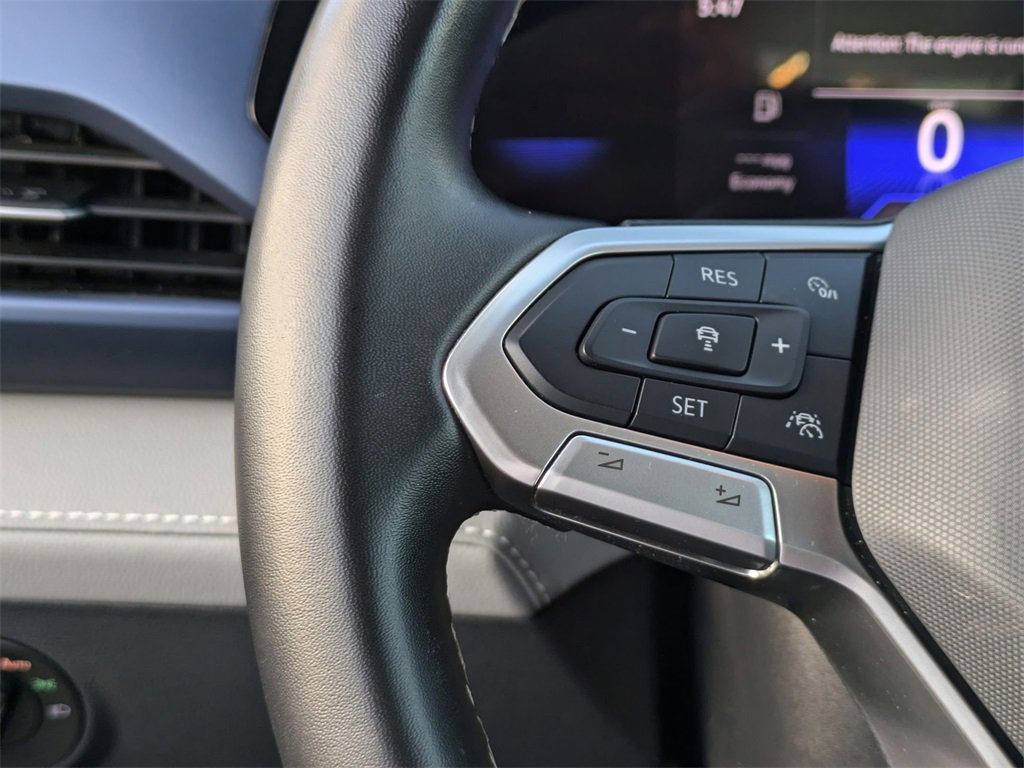 Used 2024 Volkswagen Taos SE image 19