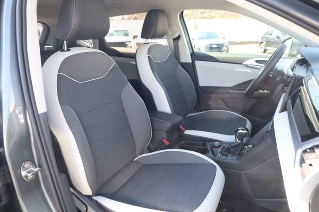 New 2026 Volkswagen Taos SE image 20