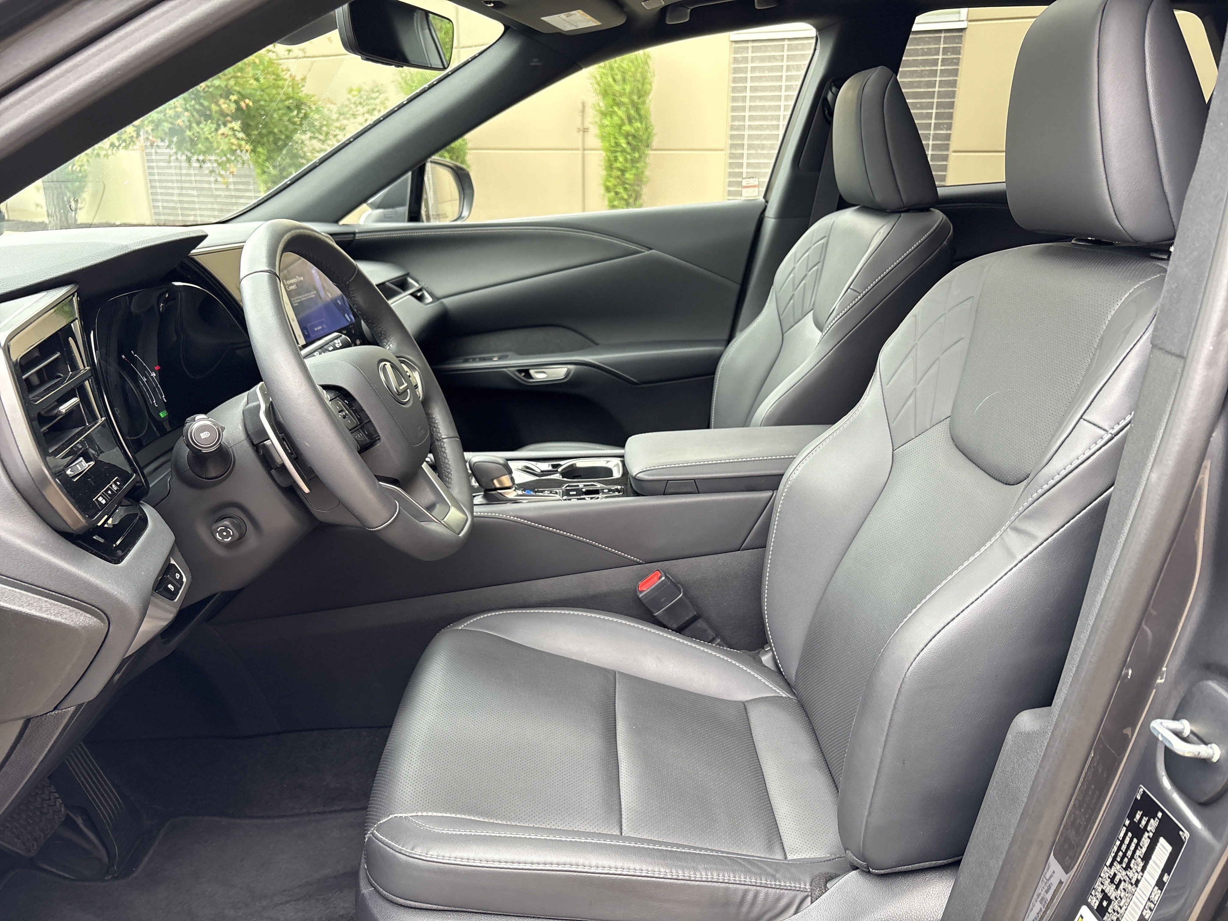 Used 2024 Lexus RX 350h w/ Cold Area Package AWD/4WD image 18