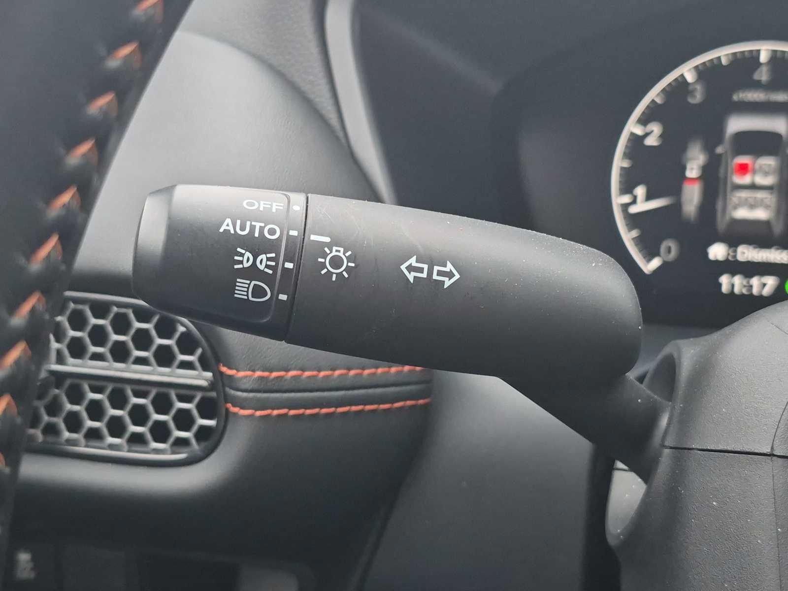Certified 2025 Honda HR-V Sport image 25