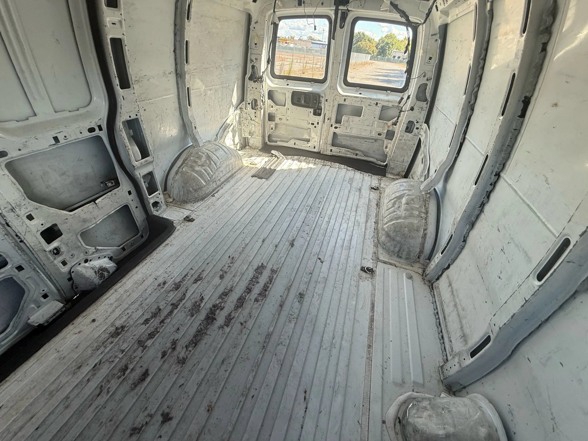 Used 2016 Chevrolet Express 2500 RWD image 31
