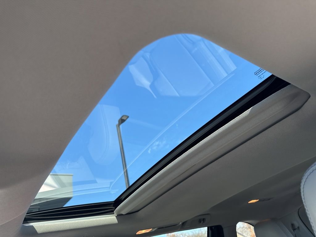 Used 2017 Toyota Highlander XLE image 11