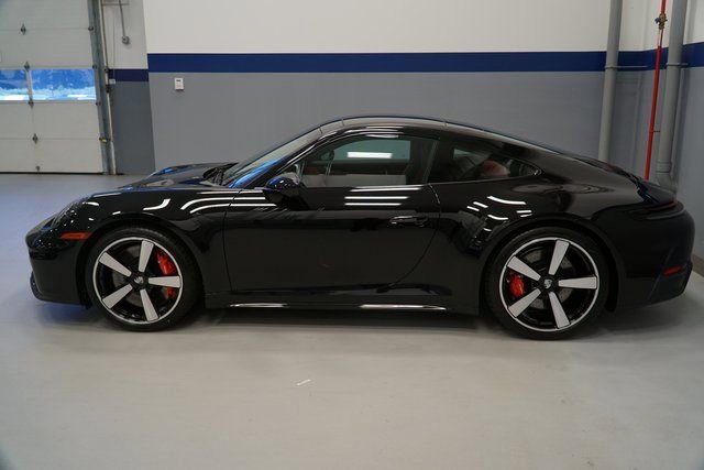 Used 2025 Porsche 911 Carrera S image 2