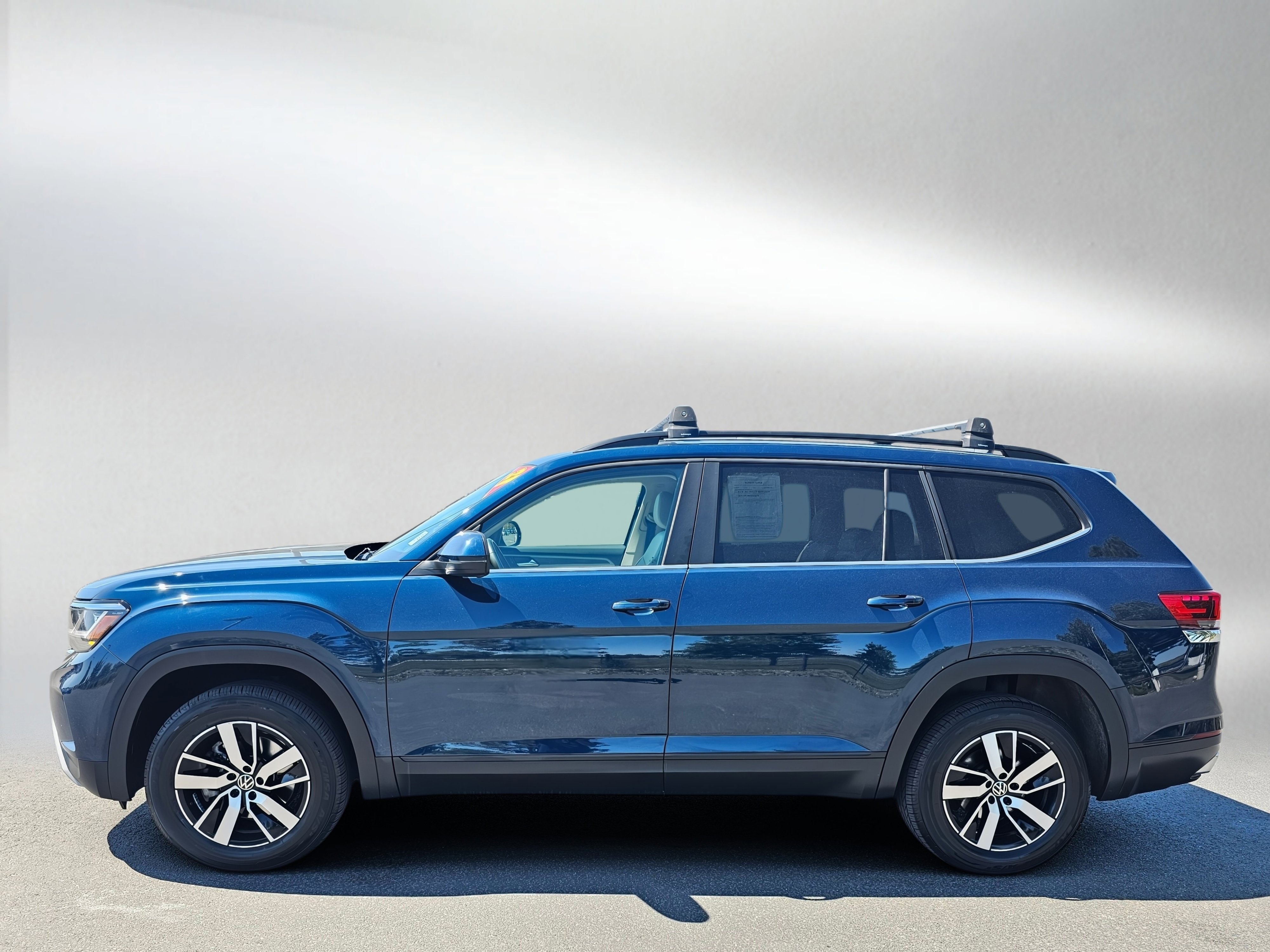 Used 2021 Volkswagen Atlas SE AWD/4WD image 2