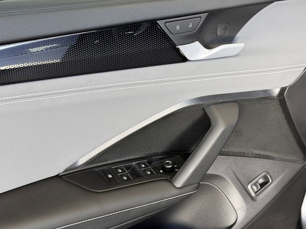 New 2026 Volkswagen Tiguan SE FWD image 22