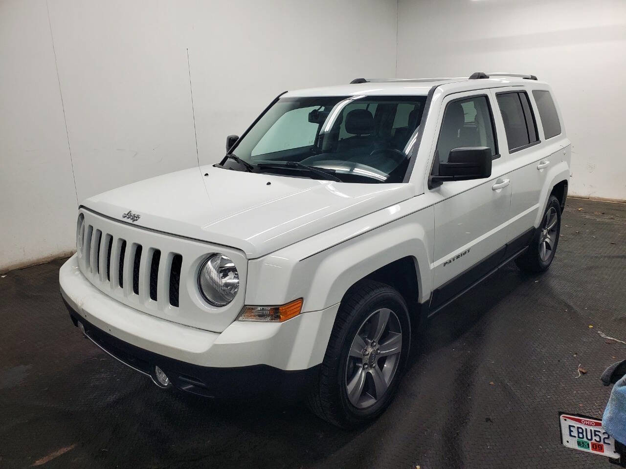 Used 2016 Jeep Patriot High Altitude image 1