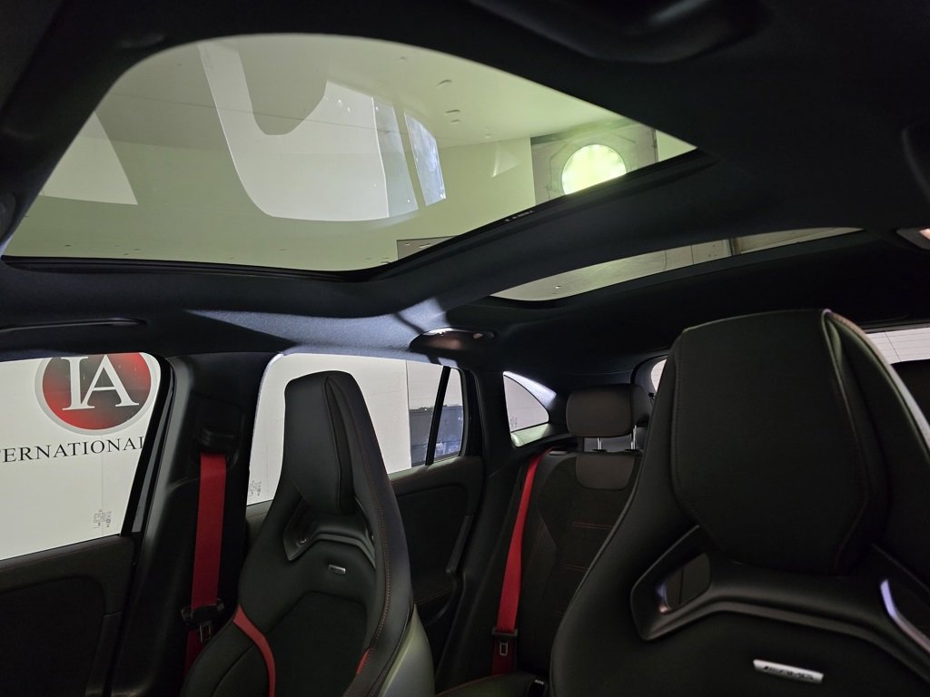 Used 2025 Mercedes-Benz GLA 35 AMG 4MATIC image 12