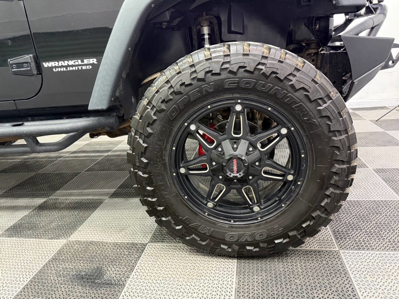 Used 2016 Jeep Wrangler Unlimited Rubicon w/ Max Tow Package image 18