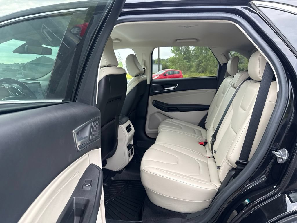Used 2021 Ford Edge Titanium AWD/4WD image 24