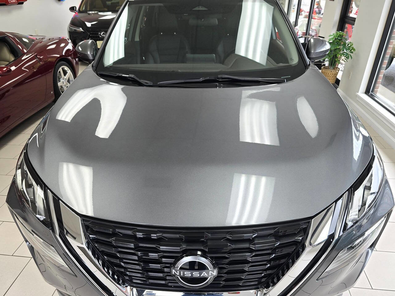 Used 2023 Nissan Rogue SV w/ SV Premium B Package image 4