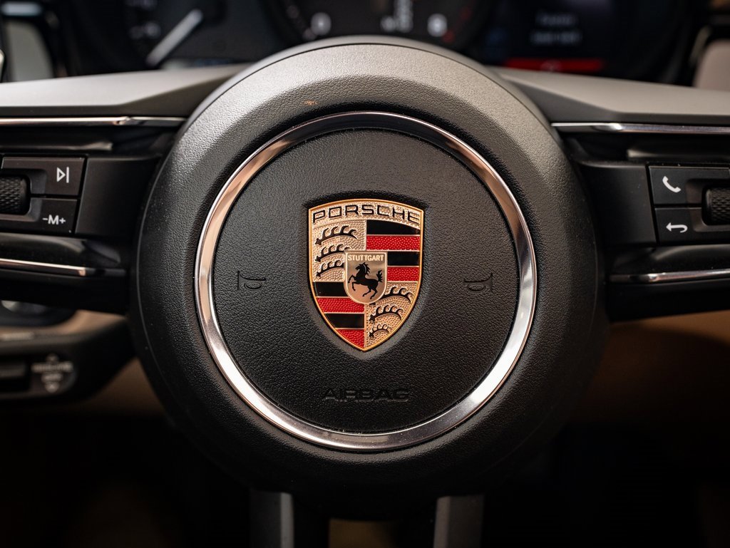 Certified 2024 Porsche Macan image 25