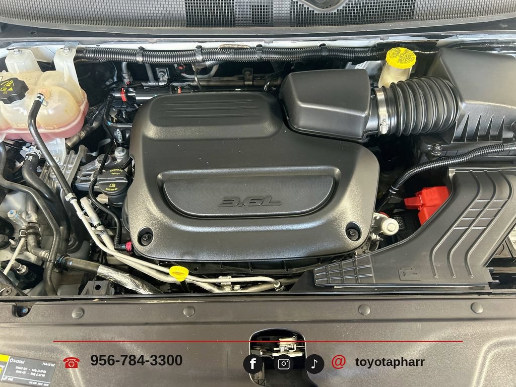Used 2024 Chrysler Pacifica Touring-L w/ S Appearance Package FWD image 28