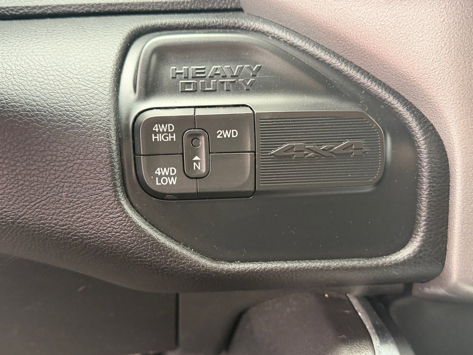 Used 2020 RAM 2500 Laramie AWD/4WD image 11