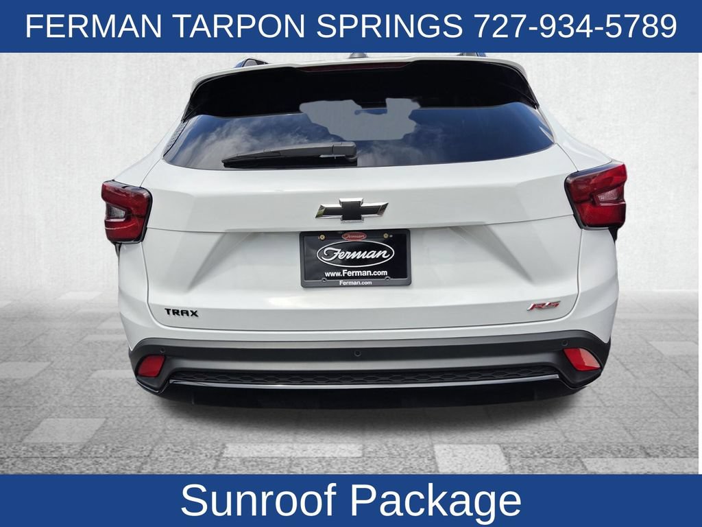 Used 2025 Chevrolet Trax RS w/ Sunroof Package FWD image 8