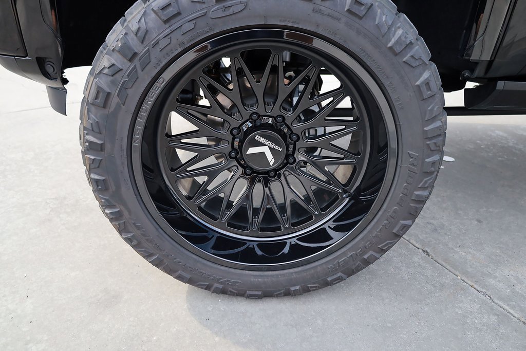 Used 2025 GMC Sierra 3500 AT4 w/ AT4 Premium Plus Package image 10