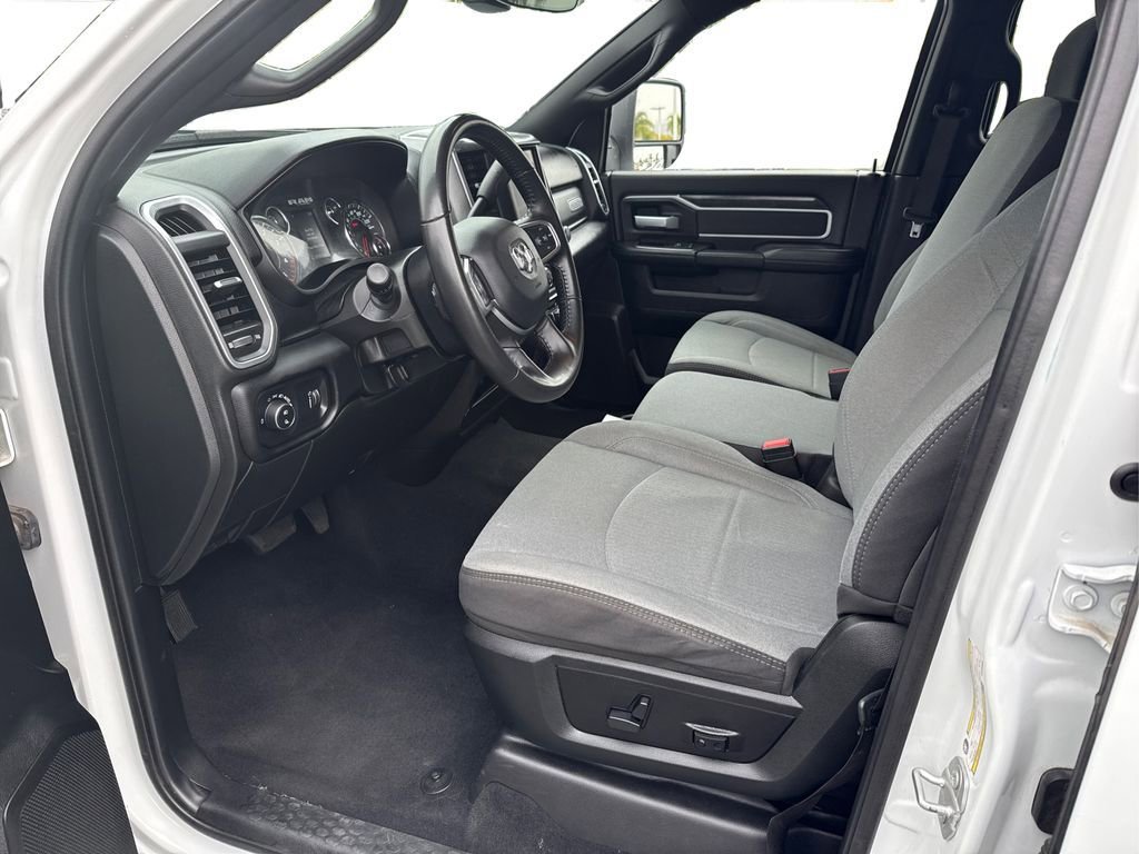 Used 2024 RAM 3500 Big Horn AWD/4WD image 33