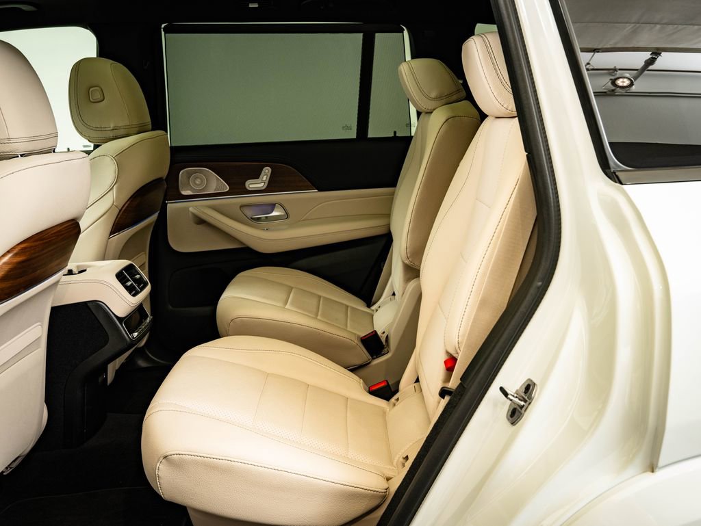 Used 2025 Mercedes-Benz GLS 450 4MATIC image 45